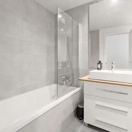 Discover Luxury Living In Estepona's Oasis-rdr467 Estepona